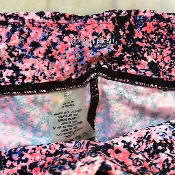Calvin Klein Performance capris - Picture 2 of 6